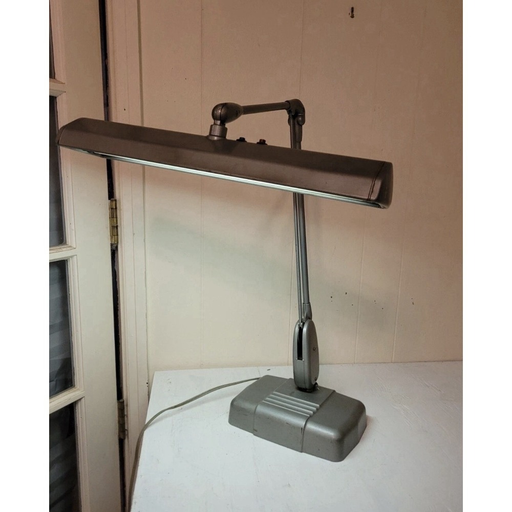 Vintage‎ Dazor Floating Industrial Drafting Desk LampOLA0008